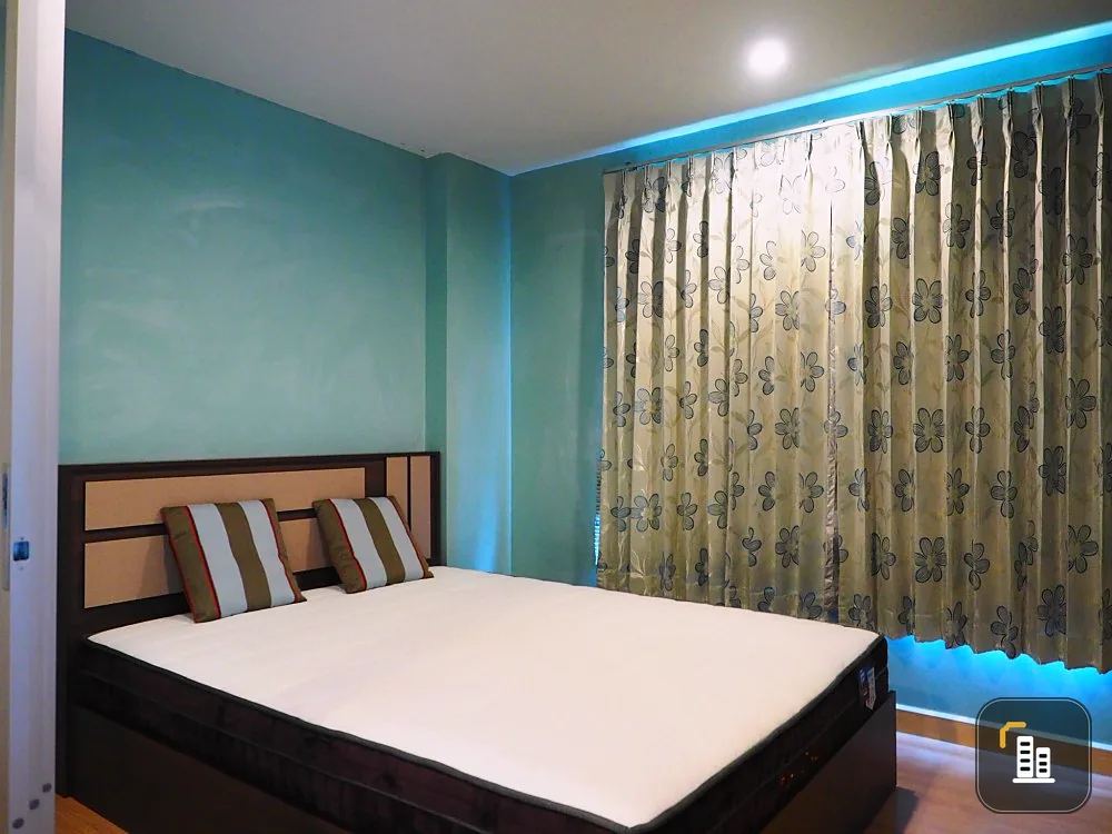 Sell The Niche ID Ladprao - Wang Hin The corner room is very private. Big sofa. Very comfortable to sit on. Book now.