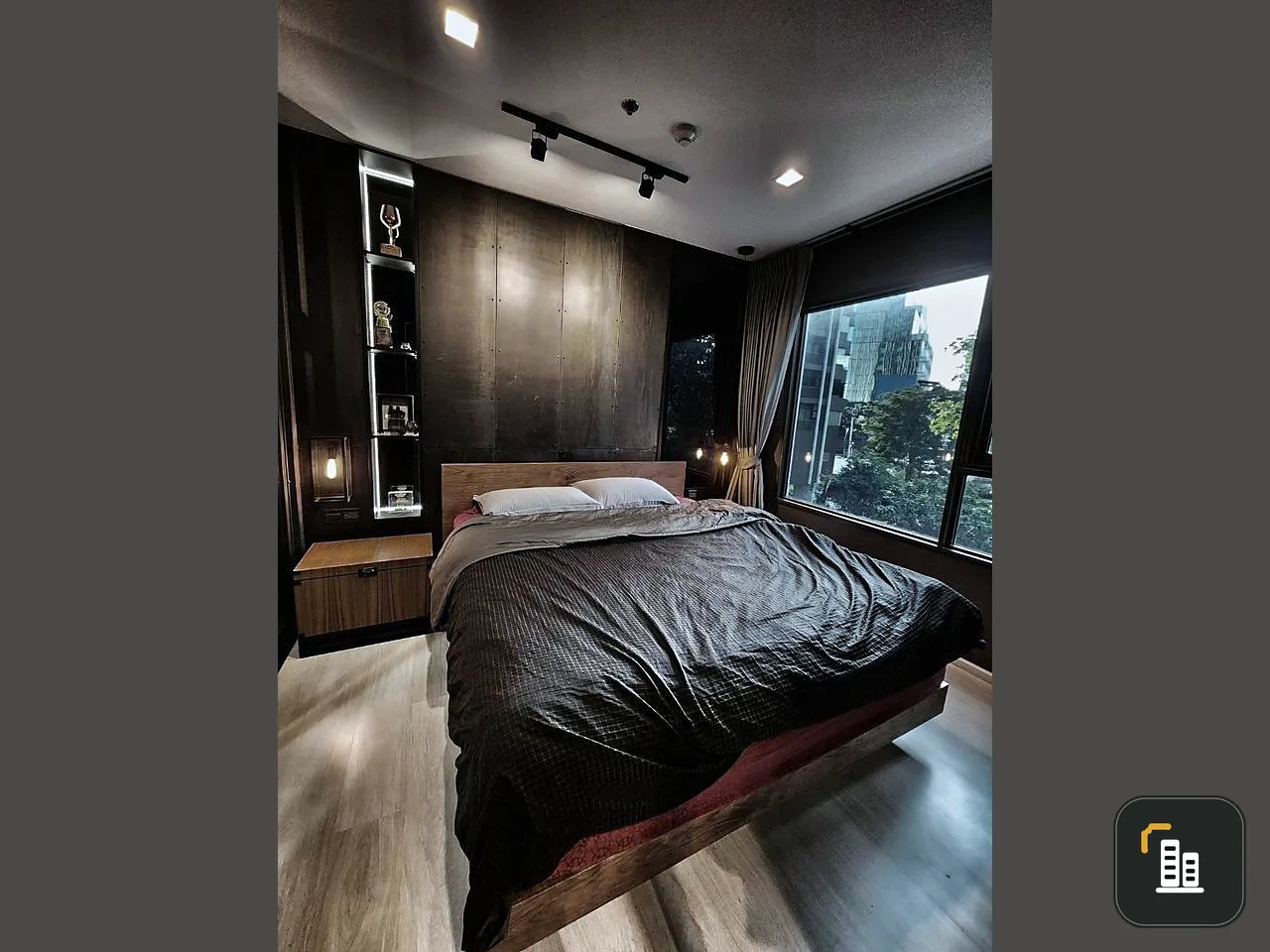 Condo for sale, Life One Wireless built-in, both industrial loft style rooms with good wallpaper, don't miss it.
