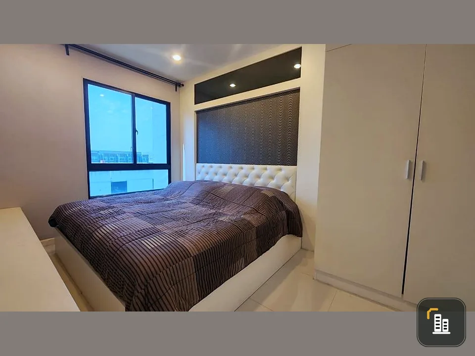 Sale Icondo Sukhaphiban 2, corner room, pool view Built-in furniture throughout the room Book and you won't regret it for sure.