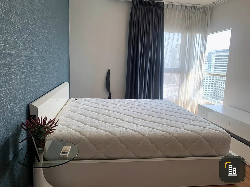 Sell Parkland Grand Asoke-Phetchaburi, 2 bedrooms, 2 bathrooms, fully furnished. dragging luggage ready to move in