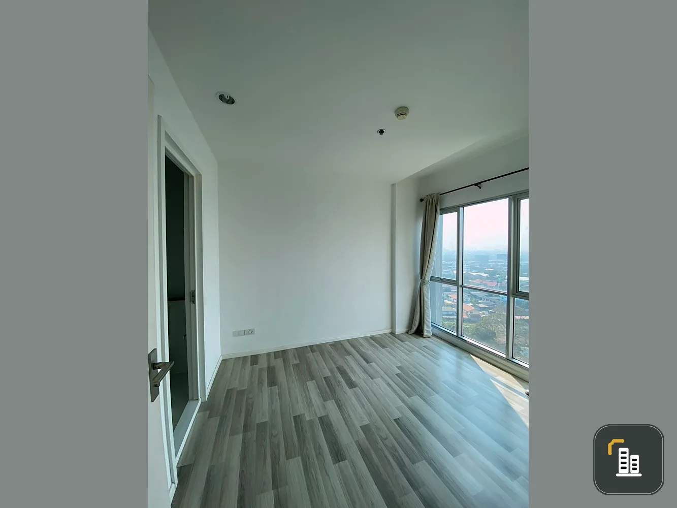 Condo for sale, The Key Chaengwattana, empty room, decorated as you like, wide area, beautiful view, don't miss it