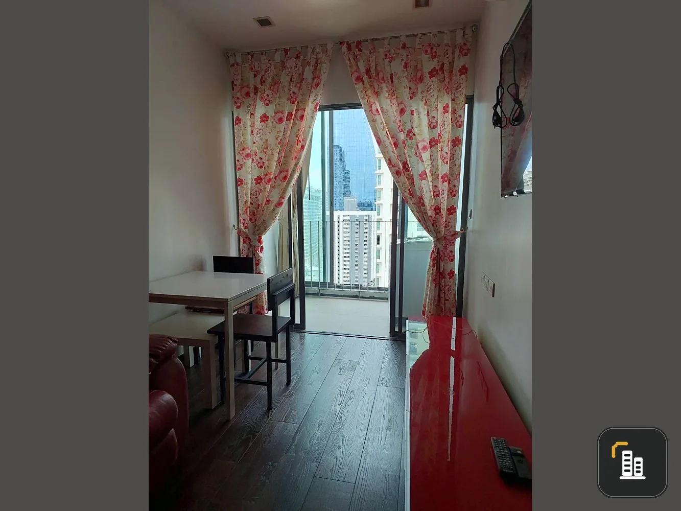 Condo for sale, Ideo Q Phayathai, high floor, good size room size is good Fully furnished and electrical appliances