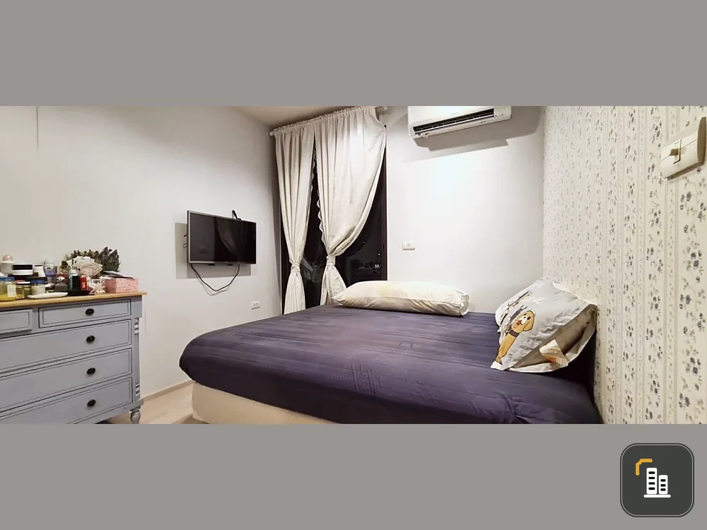 Condo for sale, Rhythm Sukhumvit 44/1, 19th floor, Gateway view, partitioned room, lots of free gifts, book now.