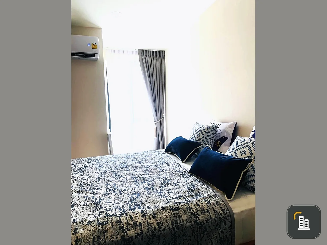 For rent, Ikon Sukhumvit 77, built-in furniture. with furniture friendly price You can't miss it.