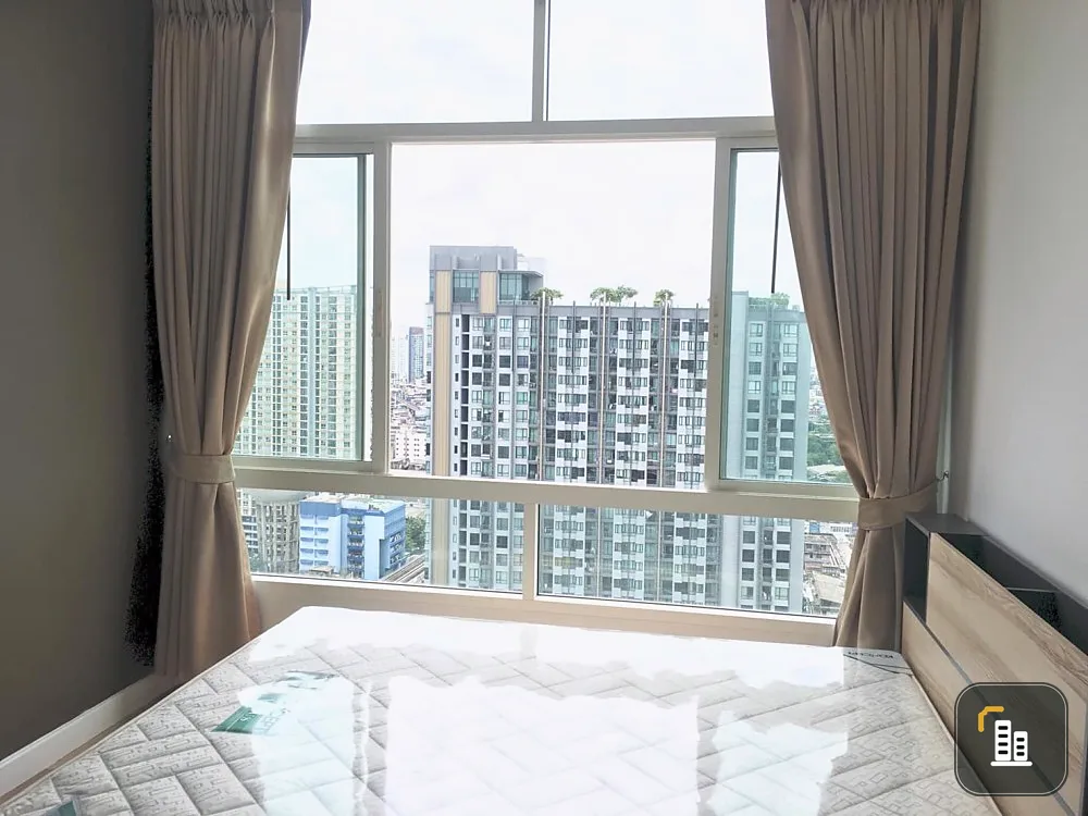 Sell Ideo verve Sukumvit, nice room, spacious size, high floor, city view with facilities, hurry to book.