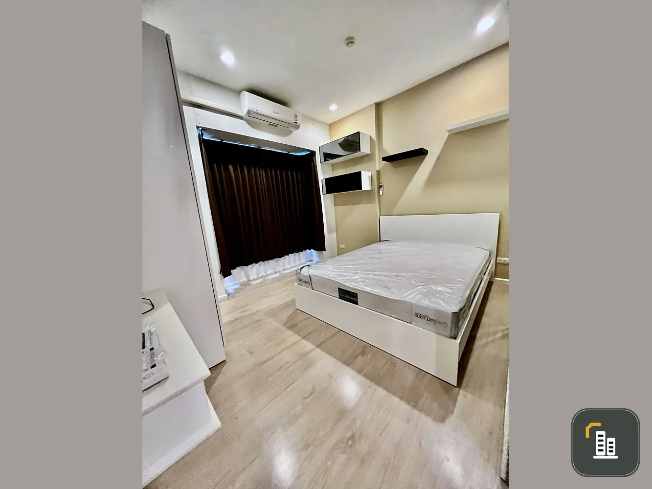 Condo for sale, S-One Rama 9, spacious room with usable space Comes at an affordable price Hurry up to be the owner.