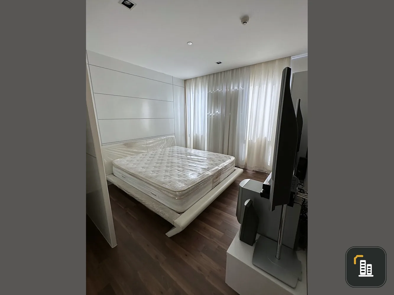 Condo for sale, The Room Sukhumvit 62, corner room, fully furnished, beautiful room, ready to move in, don't wait!!