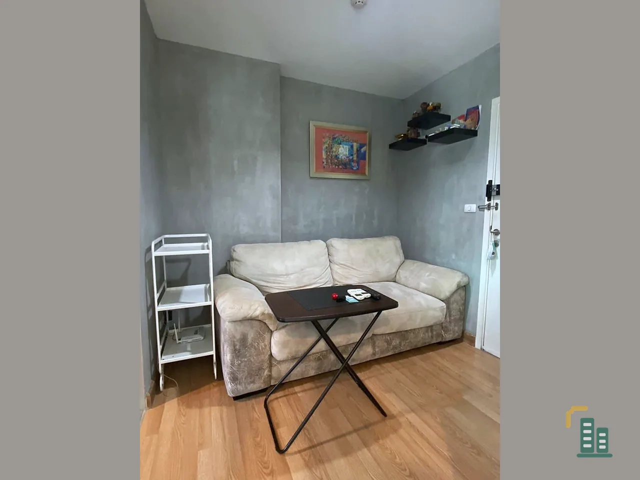 Sell Condo Aspire Rama 4, good looking room, modern decoration, big sofa, very good value, can book now.