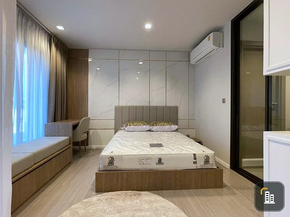 Condo for sale, Life Asoke-Rama 9, beautifully decorated room, classic design, fully furnished, great price, don't miss it.