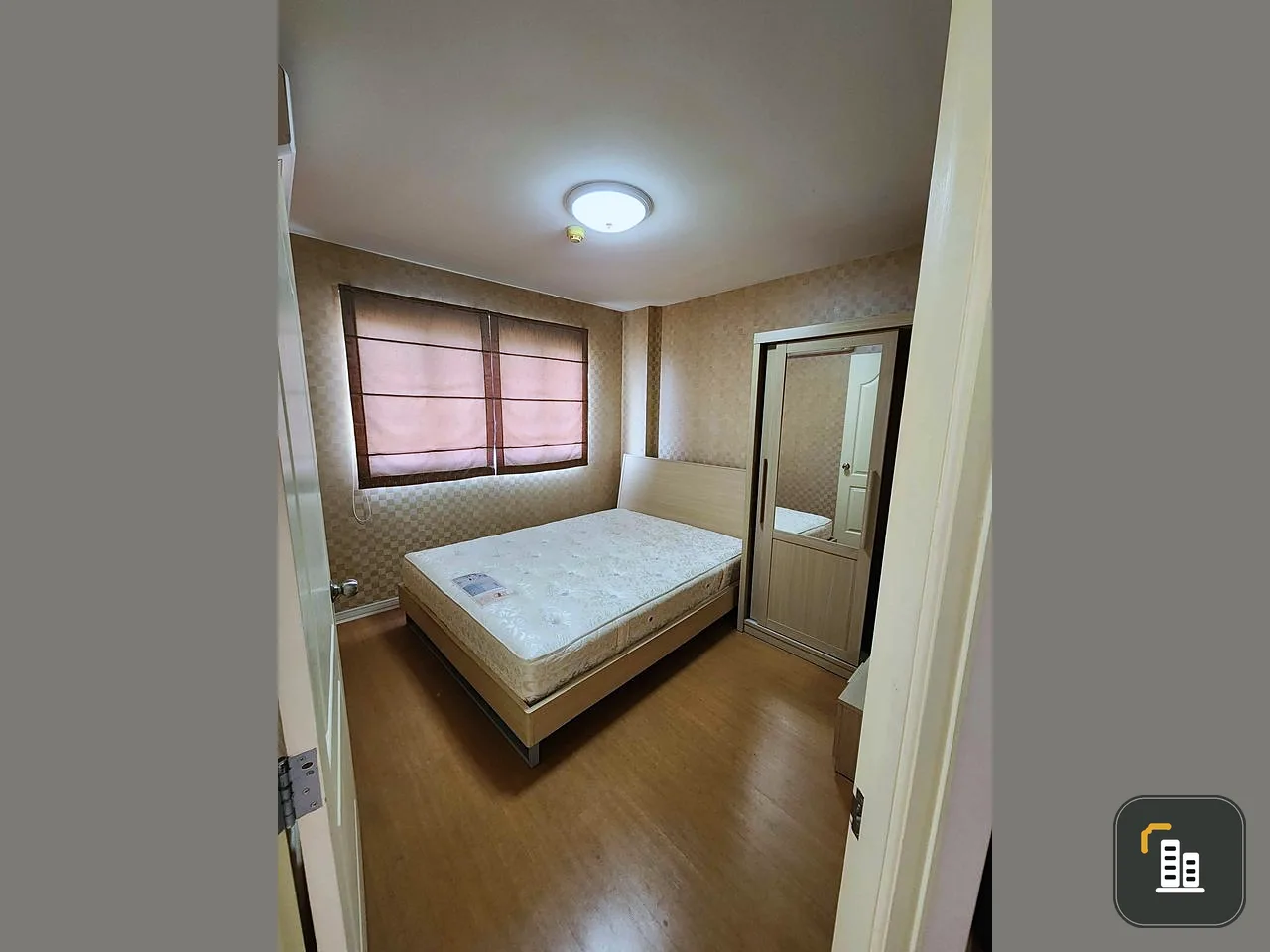 For rent or sale, Lumpini Condo Town Rattanathibet, clear view, 1 bedroom, good washing machine. You can reserve first come first serve.