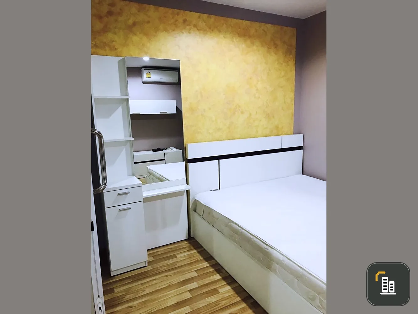 Sell Regent Home 15 Chaengwattana, 6th floor, spacious room, good leather sofa Affordable price. If interested, hurry up to reserve.
