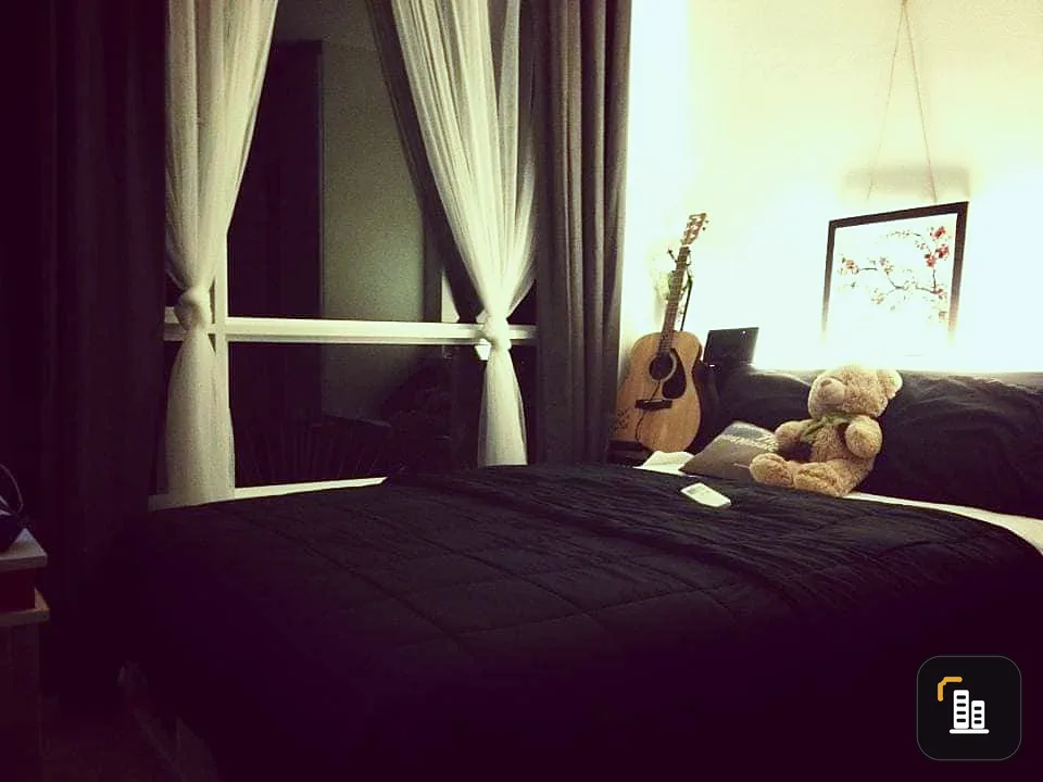Sell C Style Condo, fully furnished room ready to move in Convenient transportation near Huai Khwang MRT. Book now.