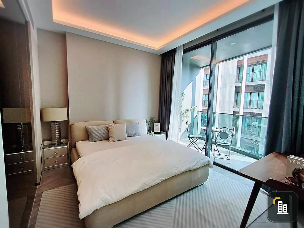 For rent!! The Estelle Condo Phrom Phong, beautifully decorated room, inviting, comfortable bed. You can't miss it, book now!!