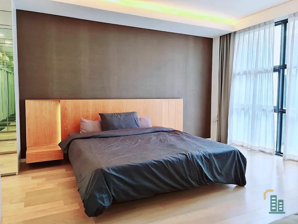For rent, Mode Sukhumvit 61, 6th floor, spacious room, fully furnished, beautiful room, hurry to book before it's out of hand.