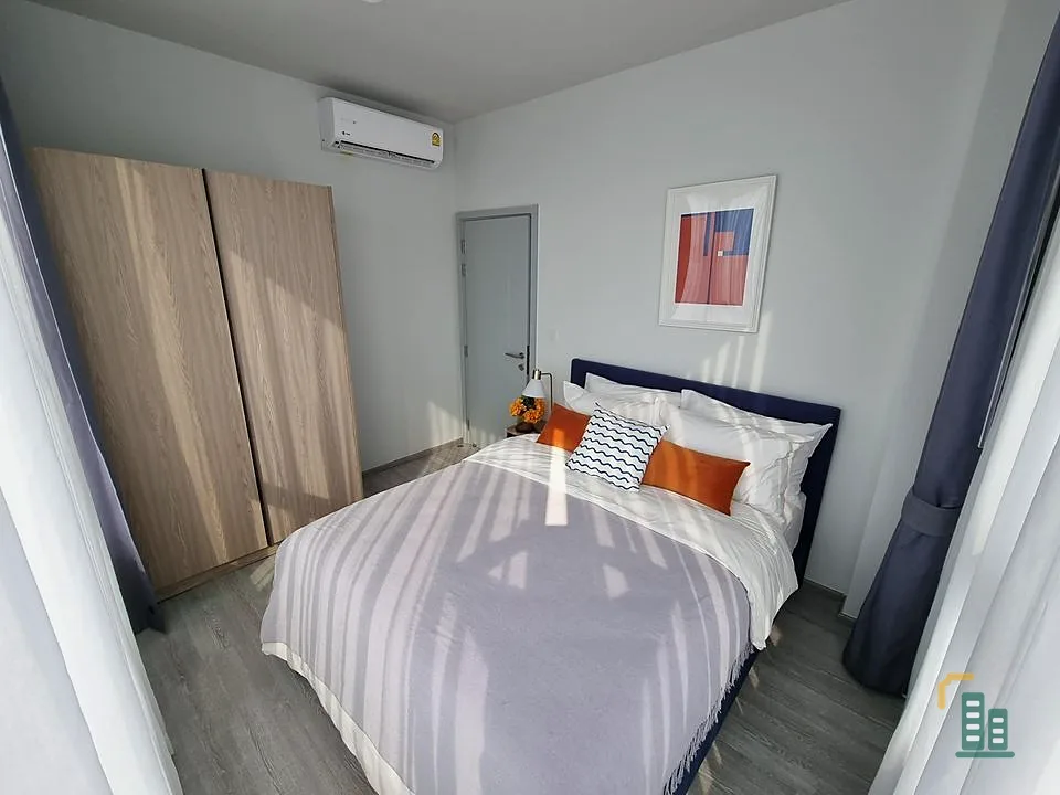 For rent, XT Ekkamai, high floor, beautiful view, nicely decorated room. with good furniture Not booking is a big mistake.