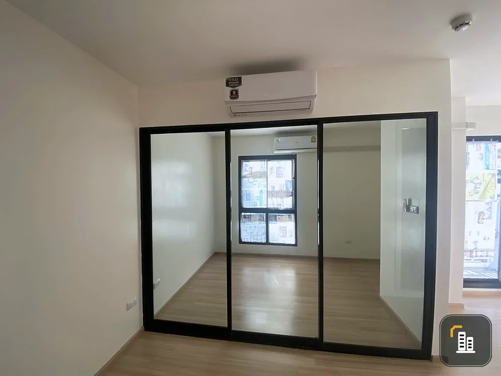 Selling Plum Condo Chaengwattana Station, 7th floor, empty room, separating the bedroom into proportions, hurry up and book now, don't wait.