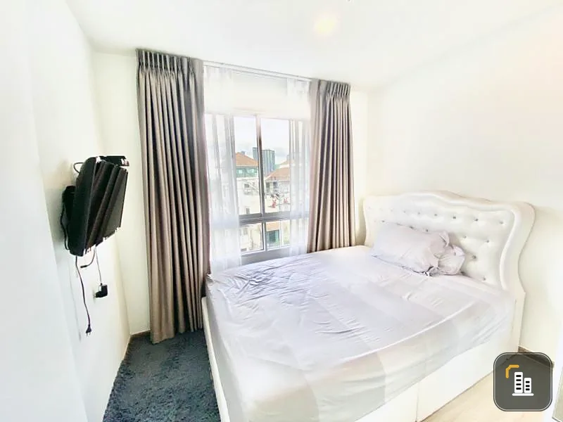 Selling The Tree Ladprao 15, new built-in room, everything is furnished, electrical appliances Plus free transfer as well. Urgent!!!