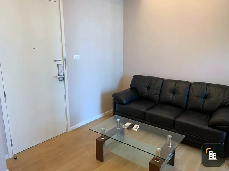 For rent, The Saint Residences, luxury condo, convenient transportation, fully furnished. Miss it and miss it