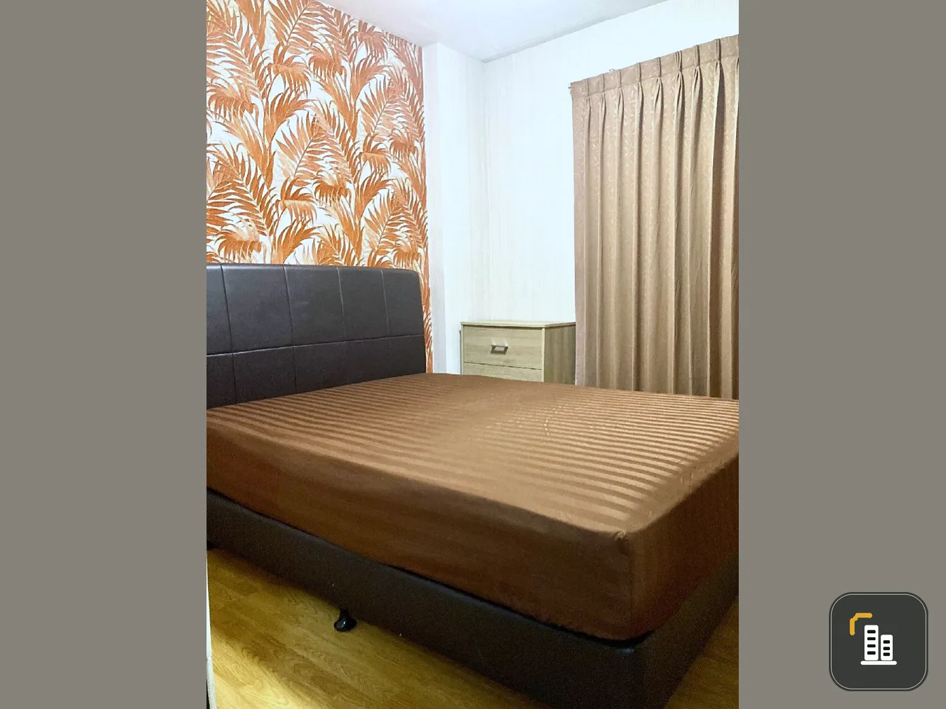 For sale, rent, Aspire Srinakarin, train market view, ready to move in room. Plus all furniture and electrical appliances in the room. Book now.