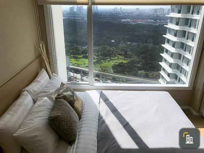 Wow!! Beautiful room, fully furnished There are wide windows that let in natural light, good angles, great views at The Saint Residences.