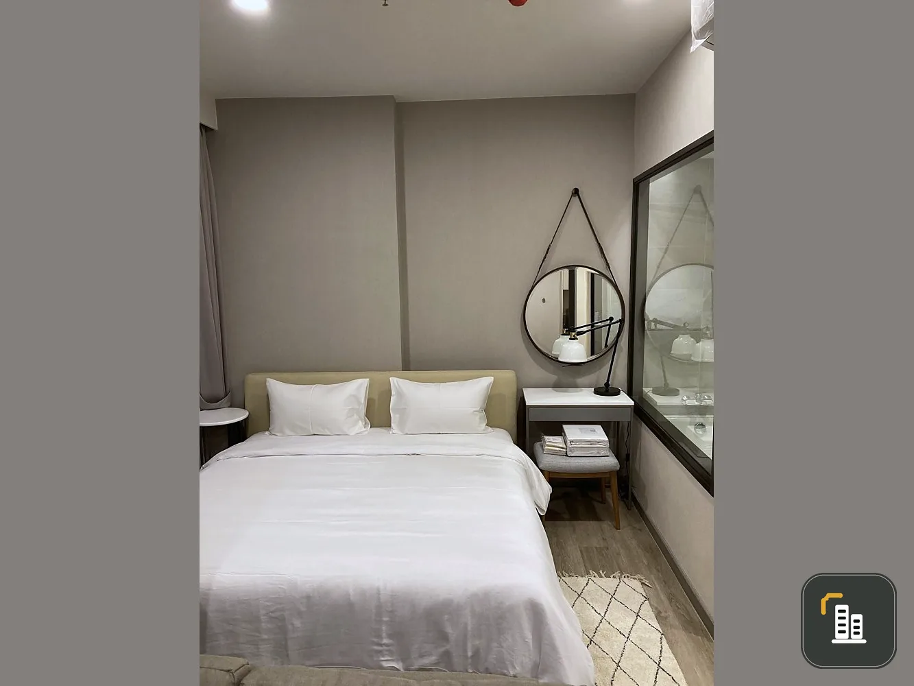 For rent, Keen Condo, Sriracha, nicely decorated room. Fully furnished, get a high view, hurry up and reserve.