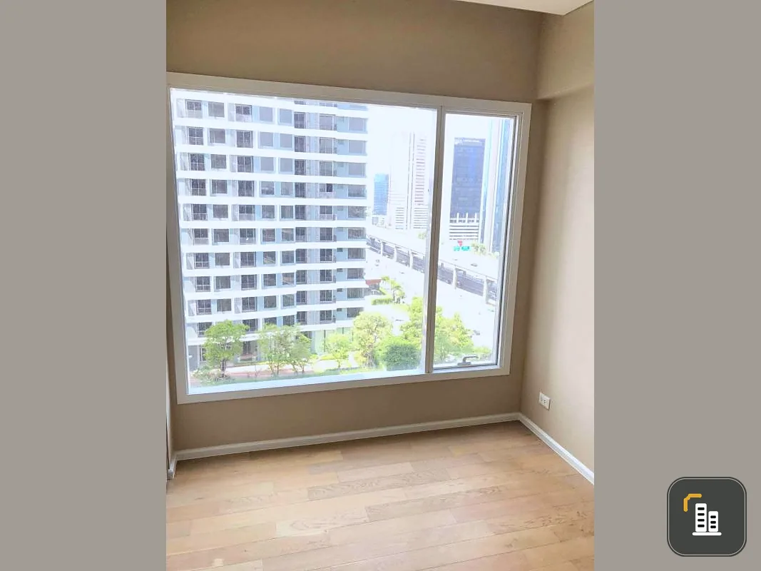 sell!!!! The saint residences Phaholyothin condo is very rare now. New room. No bruises. Buy now.