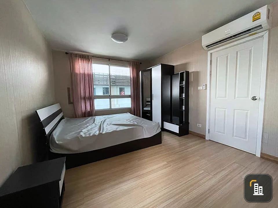 Selling Plum Condo Paholyothin 89, corner room, very private. Selling with full furniture, don't miss it.