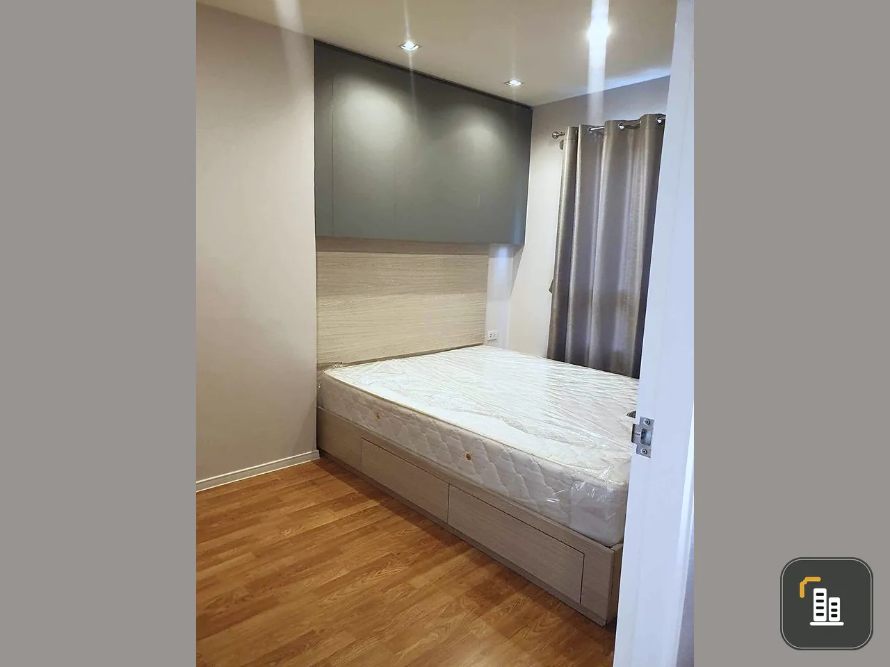 For sale, Lumpini Ville Sukhumvit 76 - Bearing Station 2, 2nd floor, pool view. Fully furnished, book now.