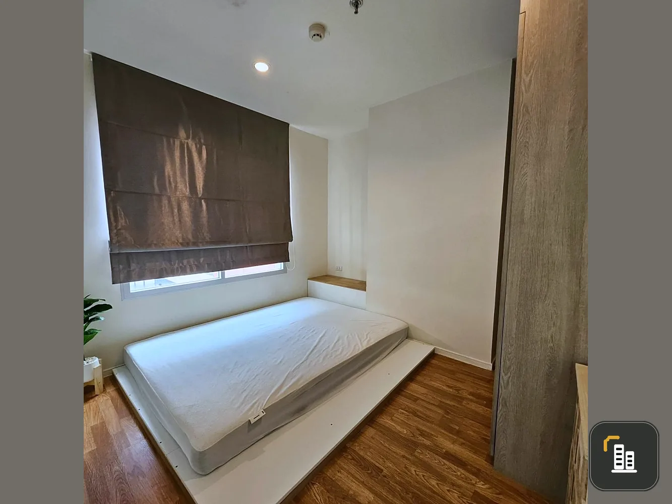 For rent!! Lumpini Park Phetkasem 98, 2nd floor, Building C (corner room), swimming pool view, ready to move in, don't miss it!!