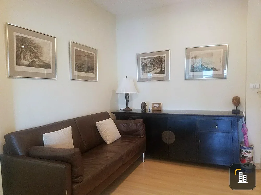 For rent!! Condo Life @ Sathorn 10, room number 48/44, fully furnished, high floor, beautiful view, don't wait, hurry up and book now!!
