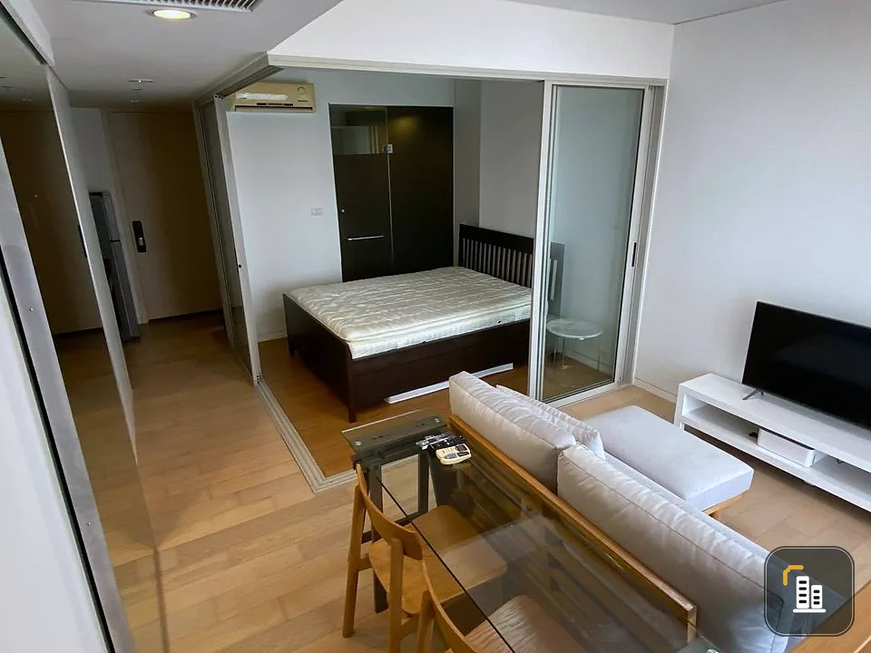 Condo for rent, Siamese Ratchakru, 17th floor, unblocked view, comes with furniture, good electrical appliances, don't wait.