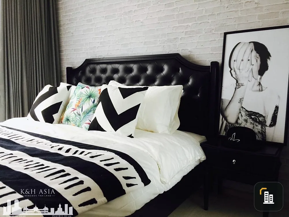For Sale - Rhythm Sukhumvit 36 - 38, modern chic style room, 14th floor, open view, good price, do not miss it if interested.