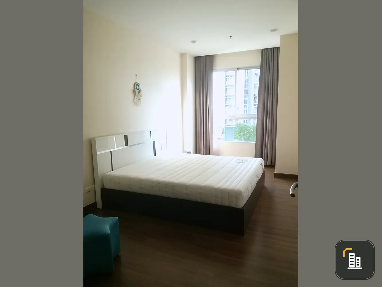 For rent, Supalai Lite Sathorn-Charoenrat. good mattress complete electrical appliances You can reserve first. You can stay first.