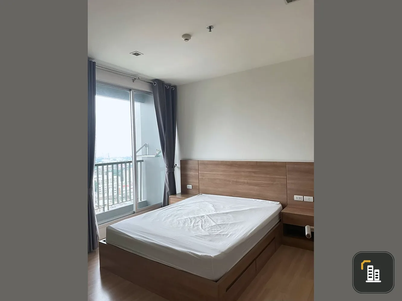 For rent, Rhythm Phahol-Ari Condominium, 23rd floor, high view, great price, come in, don't wait.
