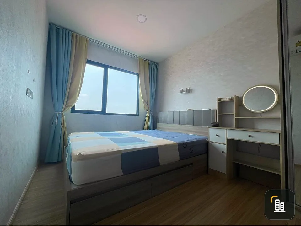 For rent, Chewathai Hallmark, Ladprao-Chokchai 4, 5th floor, with wallpaper in the whole room, very nice, hurry up and book now.