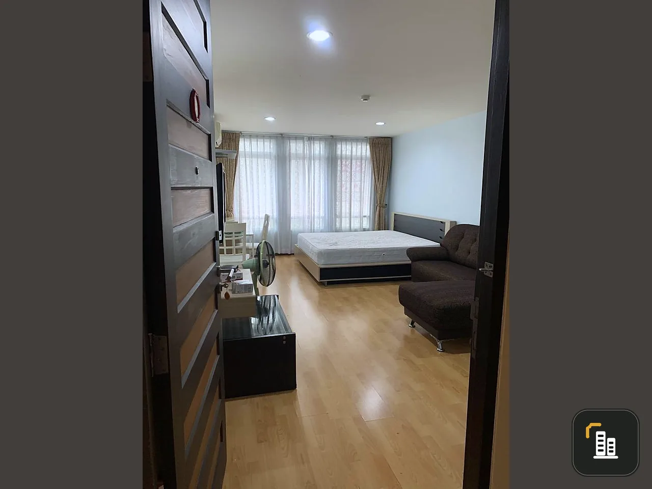 Condo for rent, The Amethyst 39, nice room, spacious size, fully furnished, 4th floor, the weather is not hot, not baked, hurry to book
