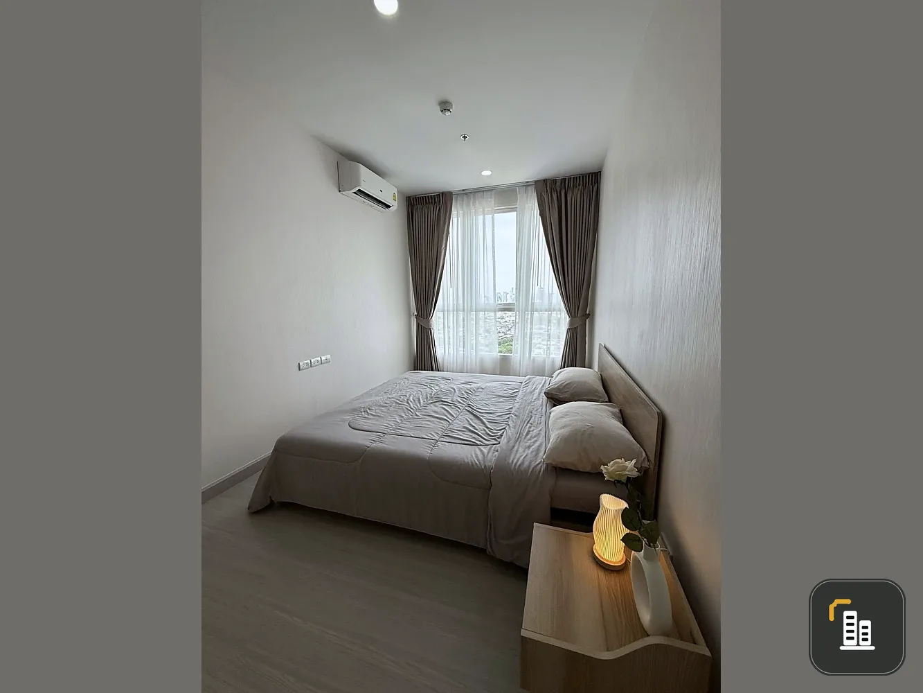 For sale, for rent, Supalai Loft Condo, Sathorn-Ratchapruek, corner room, 23rd floor, high view, good price, convenient transportation, book now.