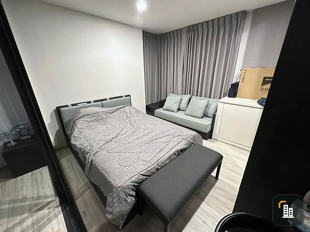Condo for sale, XT Huai Khwang, the partition room is proportional, comes with furniture, good electrical appliances. Book now before you miss out.