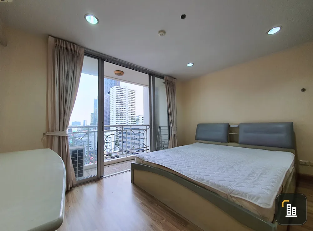 Condo for rent, Asoke Place, fully furnished and electrical appliances. Just come and move in.