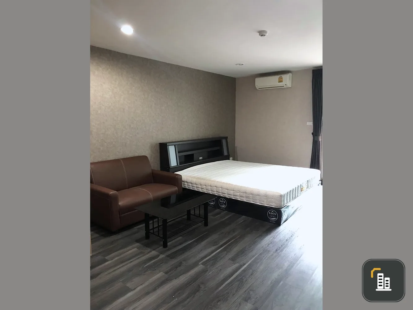Sell, rent, Regent Home 22, Sukhumvit 85, empty room, lots of usable space. Separate the kitchen. Book now. Don't miss it.