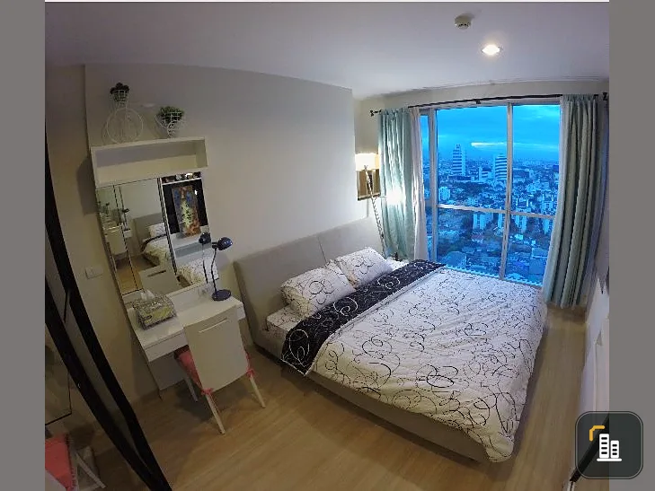 Condo for sale or rent, Life @ Ladprao 18, high floor, beautiful view, fully furnished room. Big sofa. Comfortable to sit. If interested, reserve now.