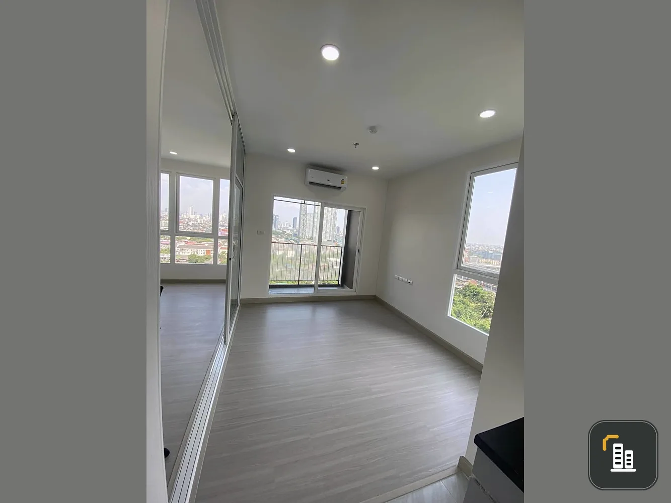 Sale down payment Supalai Loft Sathorn-Ratchaphruek, corner room, 1 bedroom, built-in kitchen furniture, interested, book now.