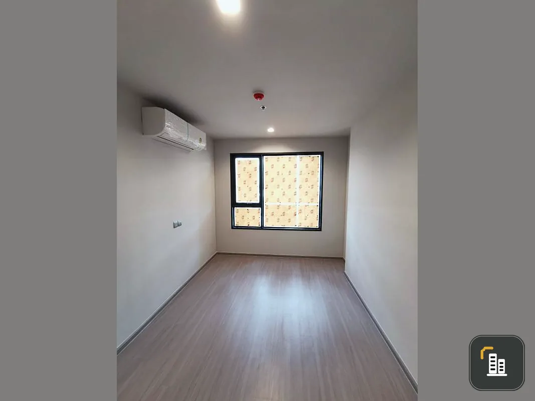 Sale down payment Life Ladprao, this room is very worthwhile, 1 bedroom, fully furnished, 42nd floor, great view, book now, don't miss it.