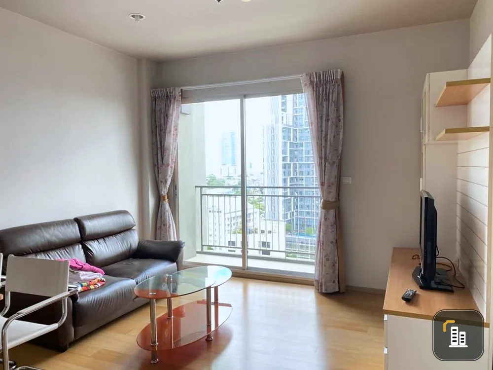 Condo for rent, Hive @ Sathorn, complete furniture and facilities, ready to move in. Urgent!!
