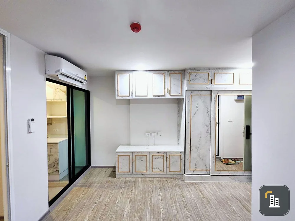 Sell Reach Phaholyothin 52 with built-in furniture, marble pattern, very nice, don't be slow, hurry up and reserve now.