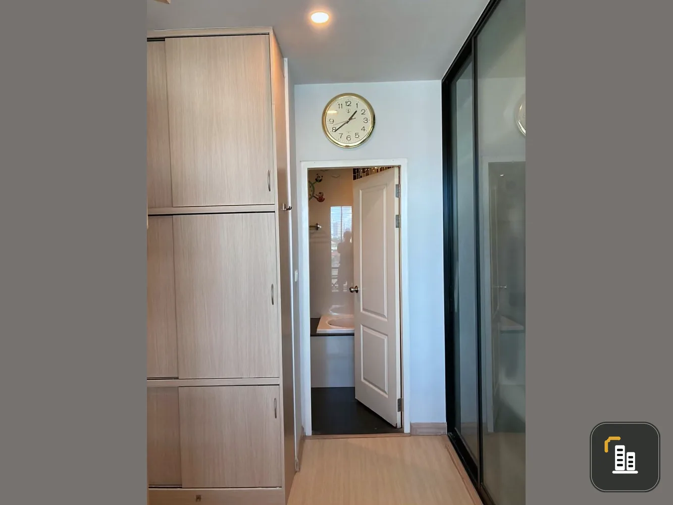 Condo for sale Bangkok Horizon Sathorn-Narathiwat Spacious room, fully furnished, lovely price, don't miss it.