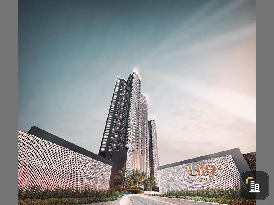 Sale down payment Life Ladprao, the hottest luxury condo, next to BTS, convenient transportation, 40th floor, great view, don't miss it.