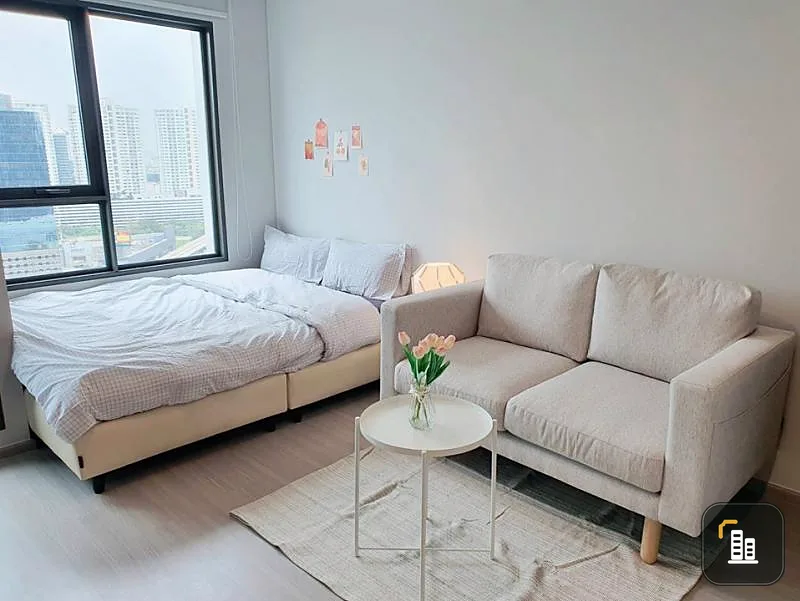 The room is decorated cute, using soft tones, giving a light and relaxing feeling. For rent, Life Ladprao, the room can be moved in!!