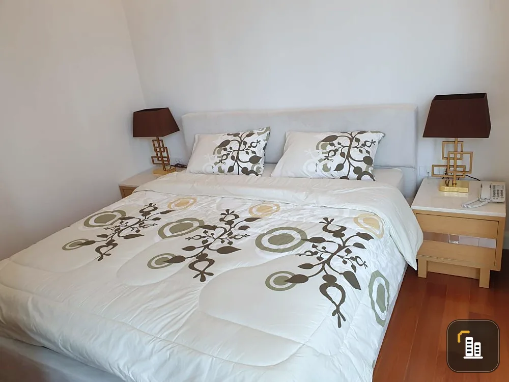Condo for rent, Q Langsuan, complete facilities, furniture and complete electrical appliances.