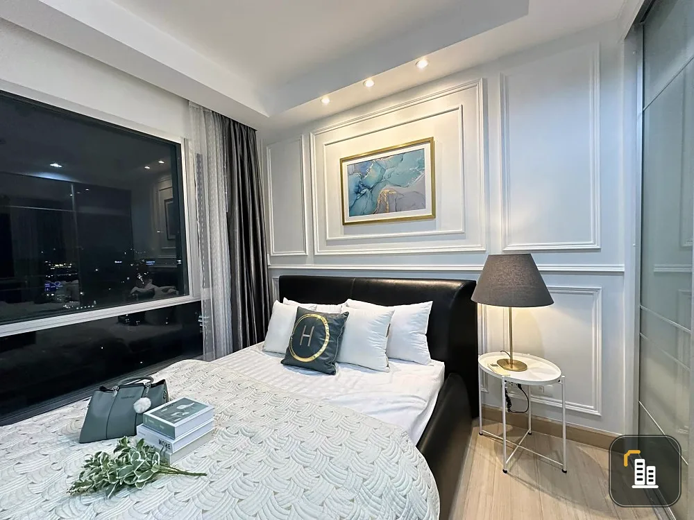 Condo for sale, Thru Thonglor, 19th floor, very beautiful view, most popular built-in modern style decoration Good like this, book now.